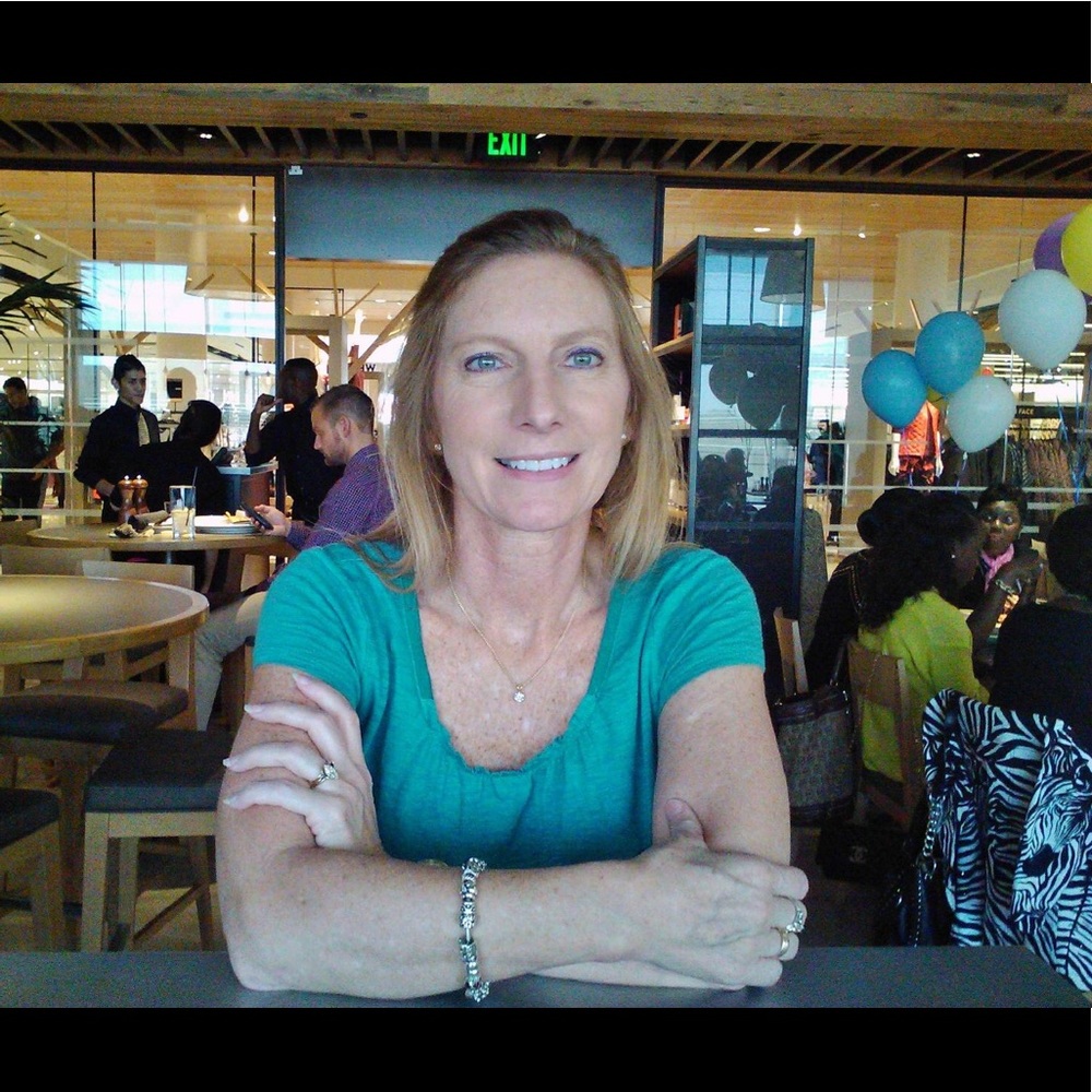 Meet your Posher, Debbie